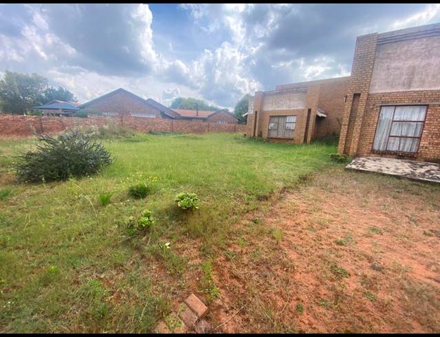 4 BEDROOM HOUSE FOR SALE IN AERORAND
